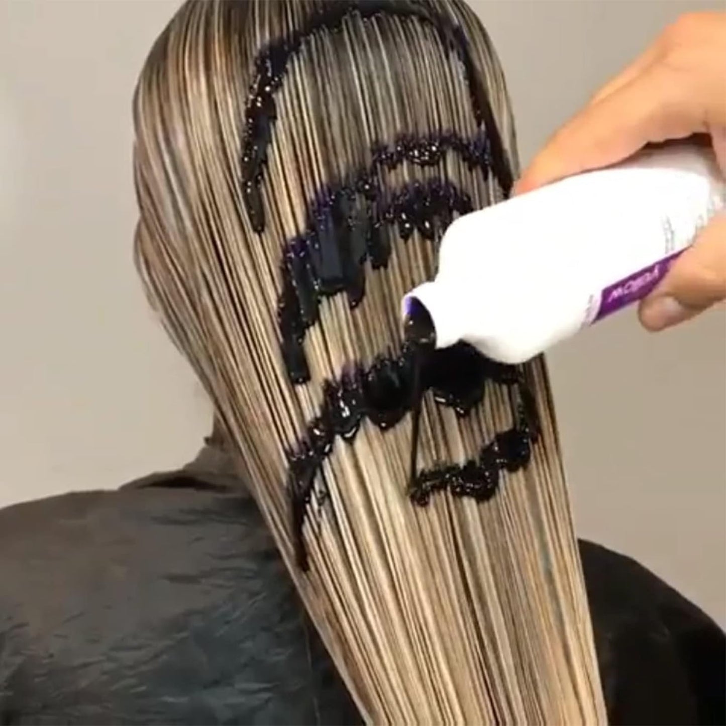 Say goodbye to brassiness! 🌟✨ Grab our No Yellow Shampoo & Mask duo for stunning blonde, silver, and highlighted hair! 💜 #HairCare #BlondeGoals #BrassyNoMore